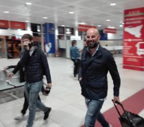 Speriamo non sia tardi, esonerato Stellone, meglio tardi che mai. Speriamo non sia tardi, esonerato Stellone, meglio tardi che mai.