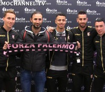 I veri tifosi del Palermo sono sempre vicini alla squadra (VIDEO) I veri tifosi del Palermo sono sempre vicini alla squadra (VIDEO)
