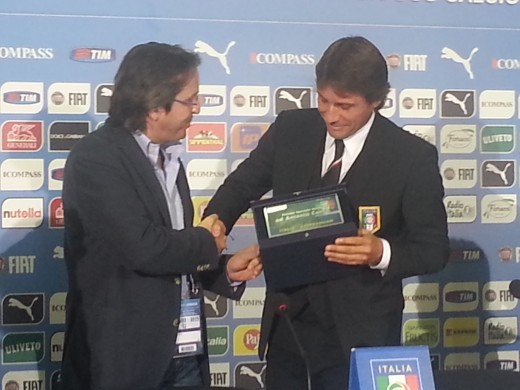 Consegna Targa Ussi a Conte - ITA-Azeirbaijan 9.10 (1)