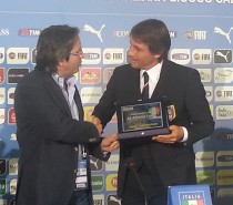 USSI – Targa alla carriera ad Antonio Conte USSI – Targa alla carriera ad Antonio Conte