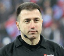 Il turco Huseyin Gocek arbitra ITALIA – AZERBAIJAN. Convocato Pirlo Il turco Huseyin Gocek arbitra ITALIA – AZERBAIJAN. Convocato Pirlo